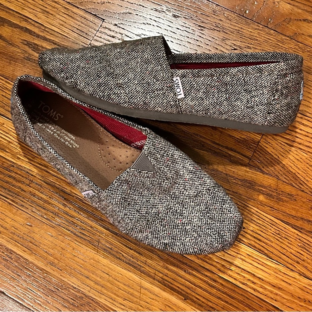 TOMS Slip-Ons